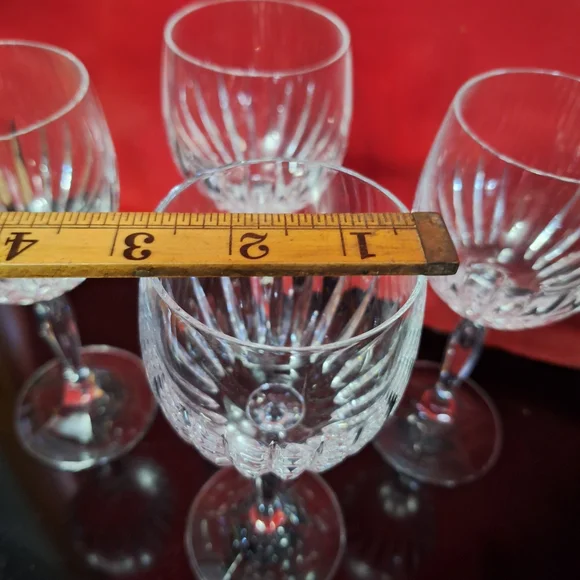 ✨ Vintage Heavy Cut Lead Crystal Wine Glasses - Set of 4 ✨ - Picture 5 of 5
